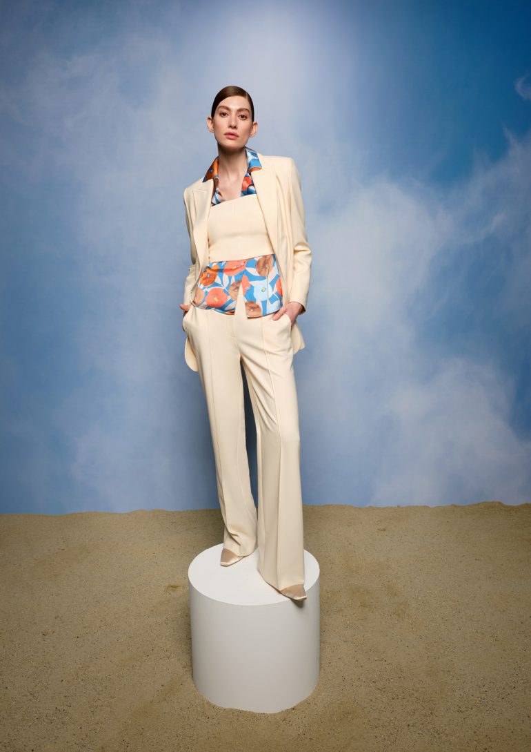 Zeynep Enhos book photo