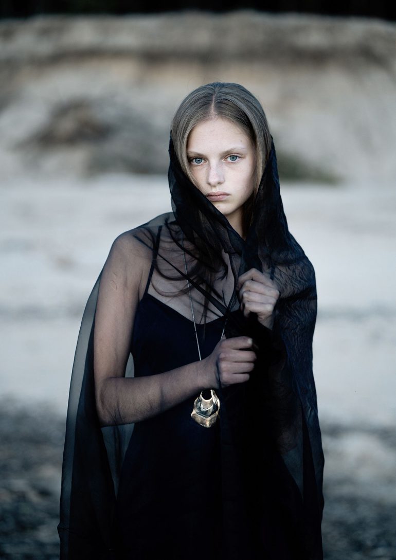 Ennija Admidina book photo