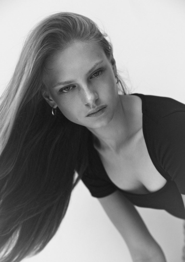 Ennija Admidina book photo