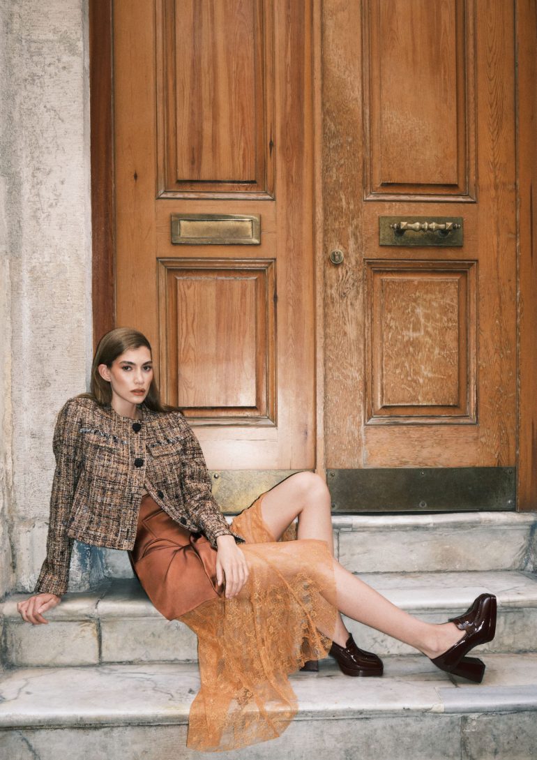 Zeynep Enhos book photo