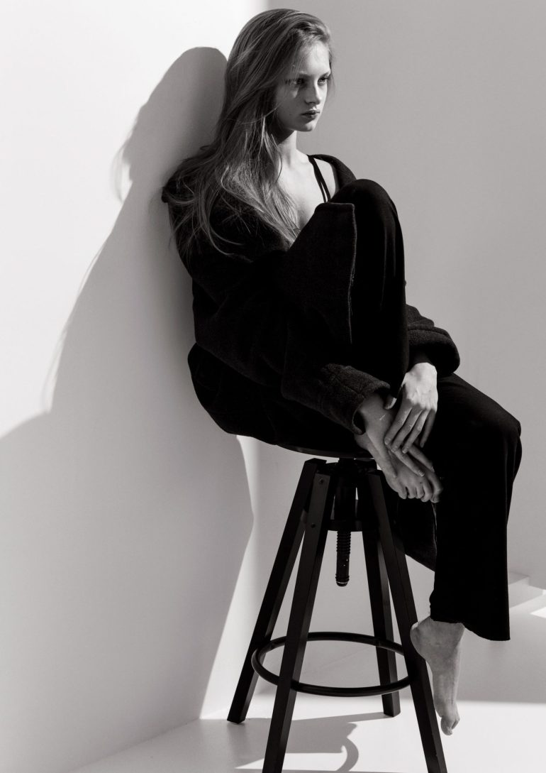 Ennija Admidina book photo
