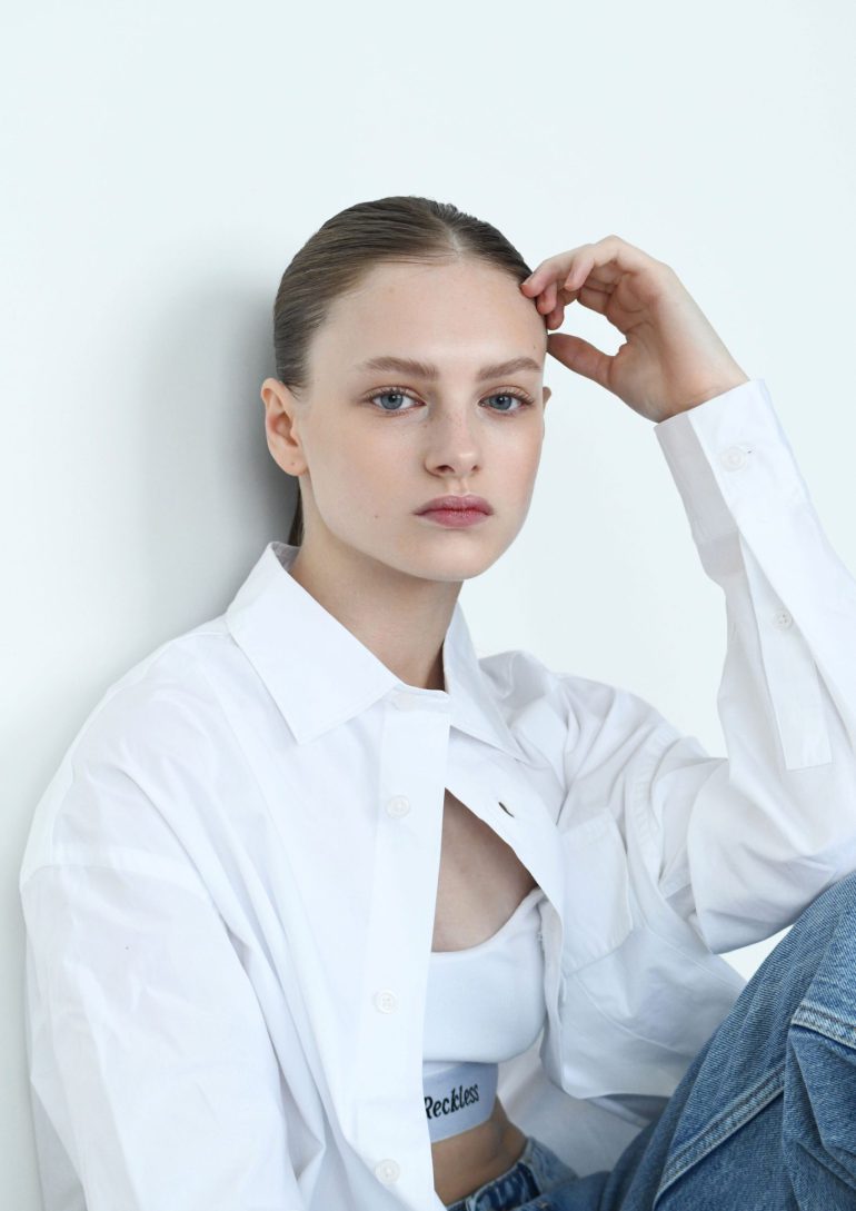 Ennija Admidina book photo