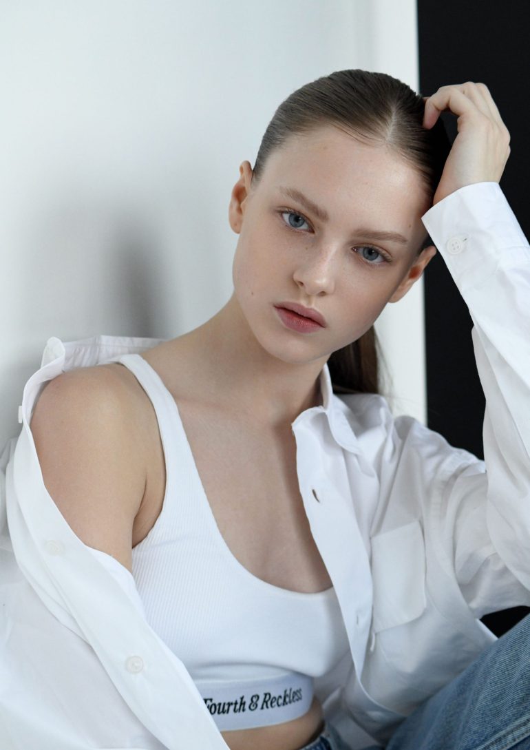 Ennija Admidina book photo
