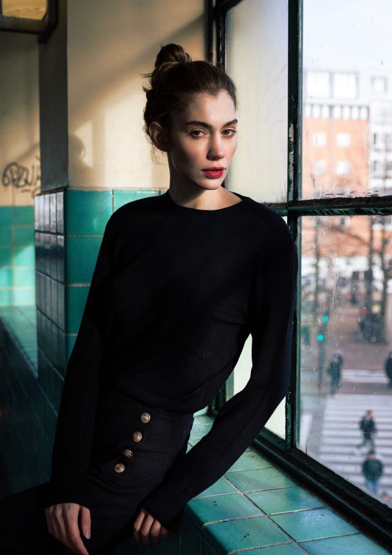 Zeynep Enhos book photo