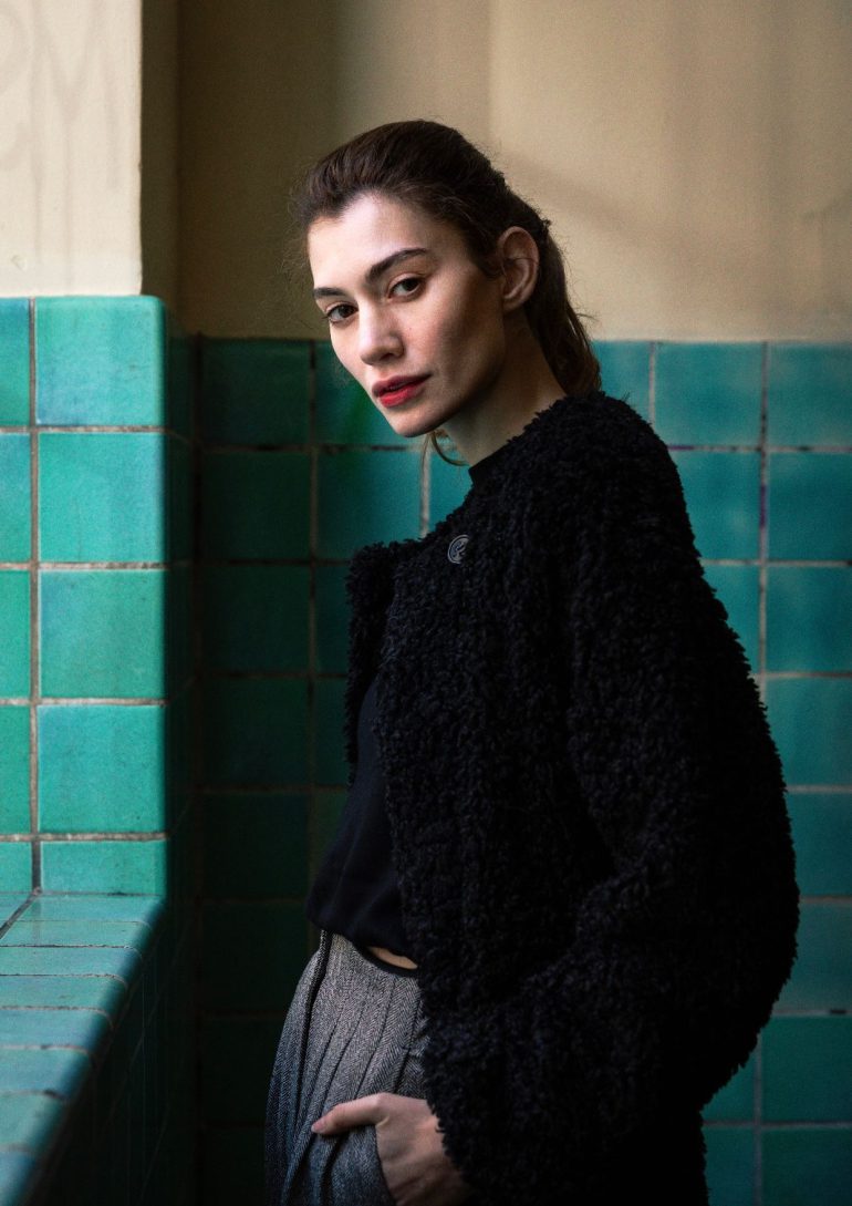 Zeynep Enhos book photo