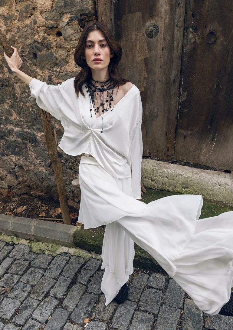 Zeynep Enhos book photo