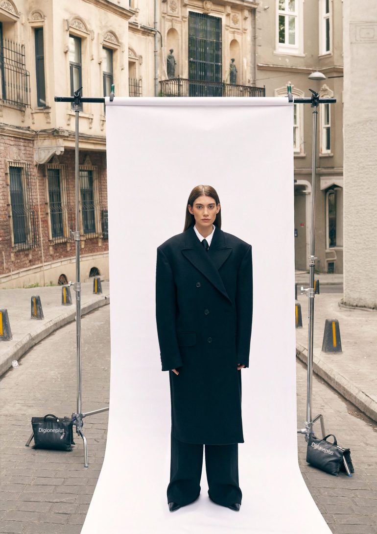 Zeynep Enhos book photo