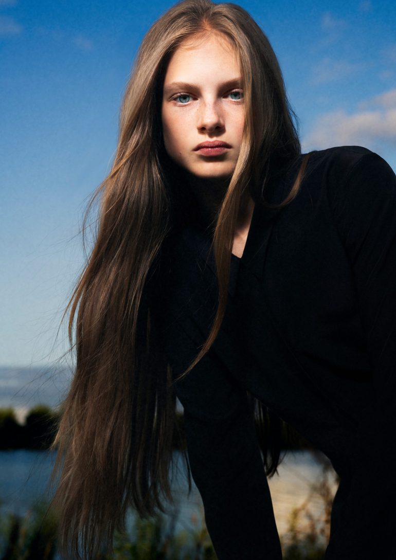 Ennija Admidina book photo