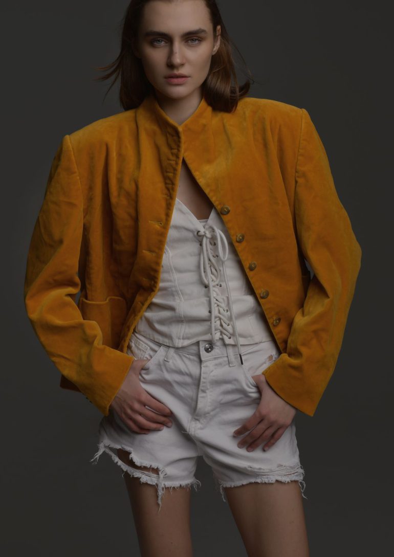 Victoria Vedi book photo