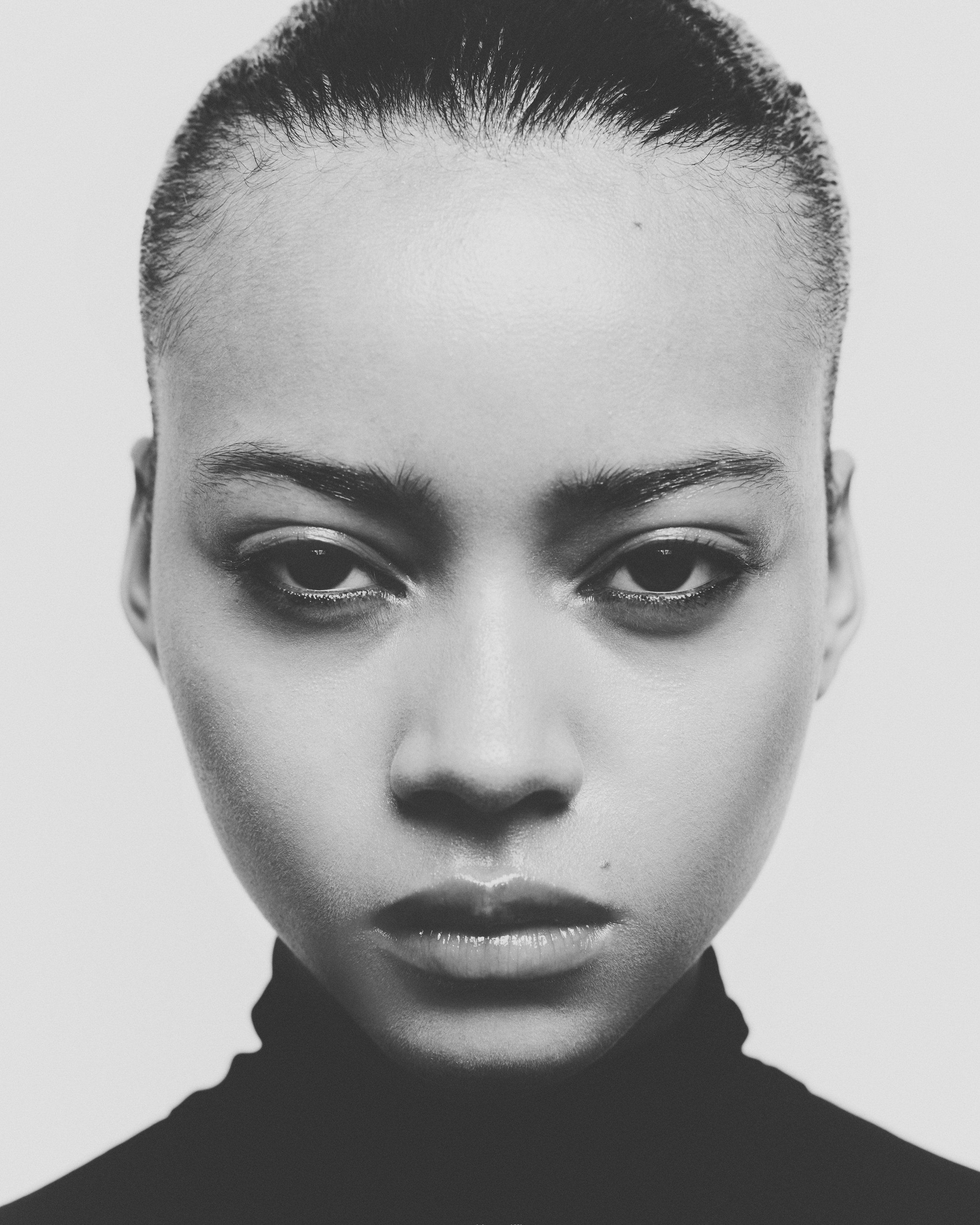 Laura Tibasosa profile