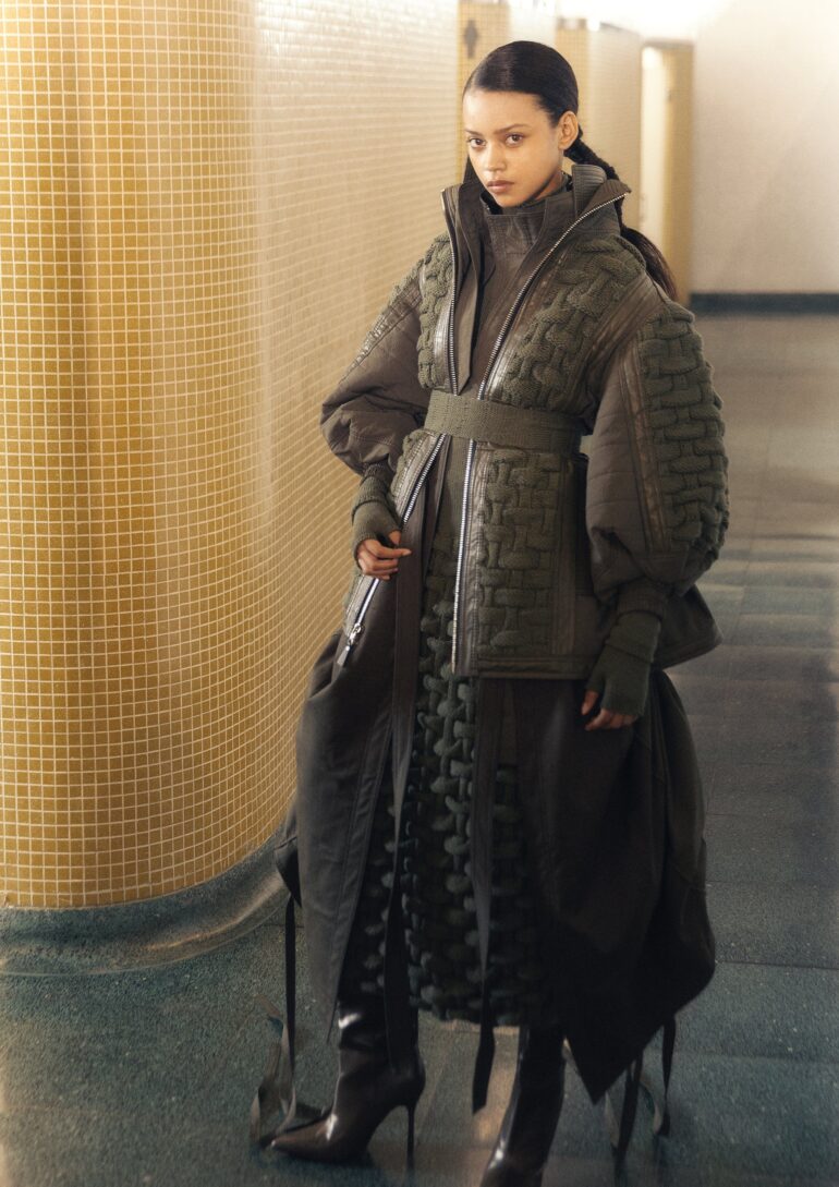 Laura Tibasosa book photo