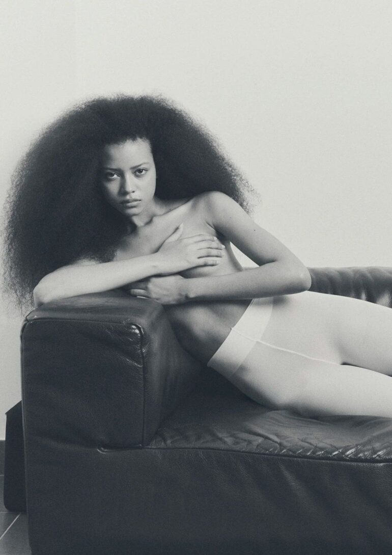 Laura Tibasosa book photo