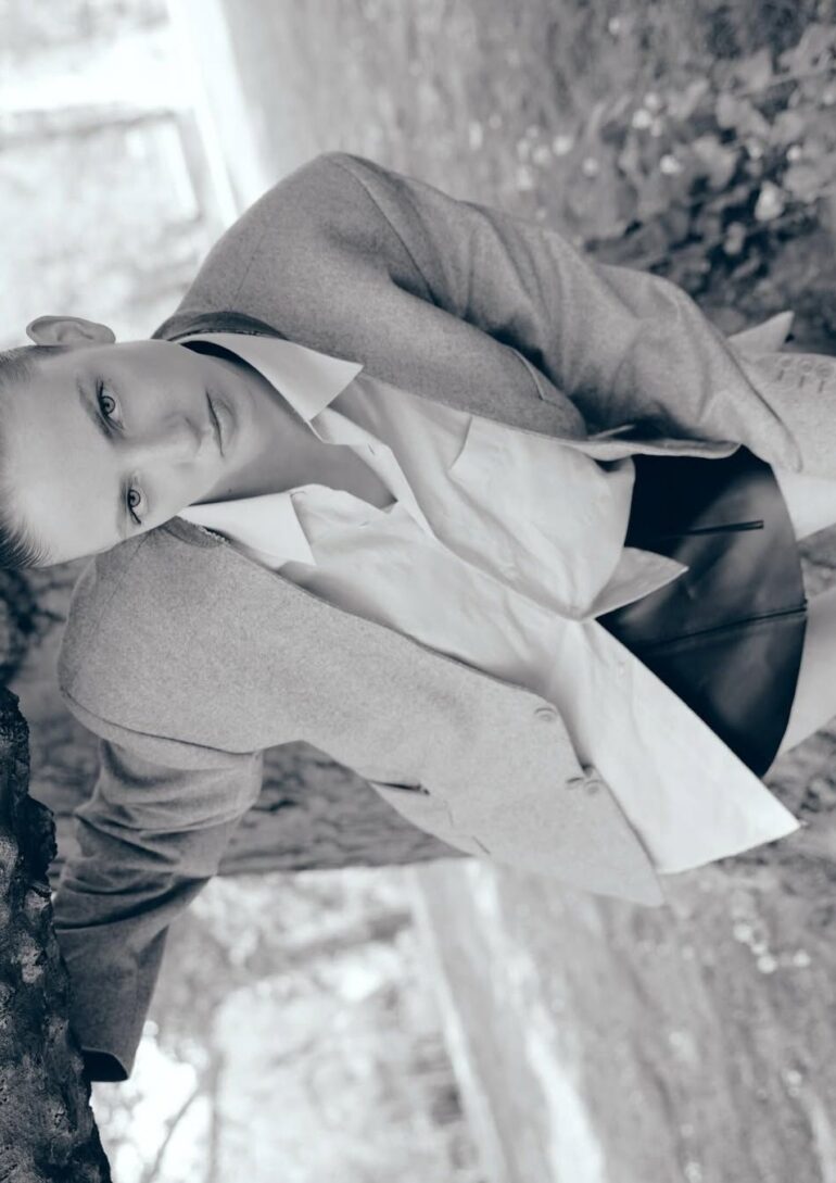 Xara Giulia book photo