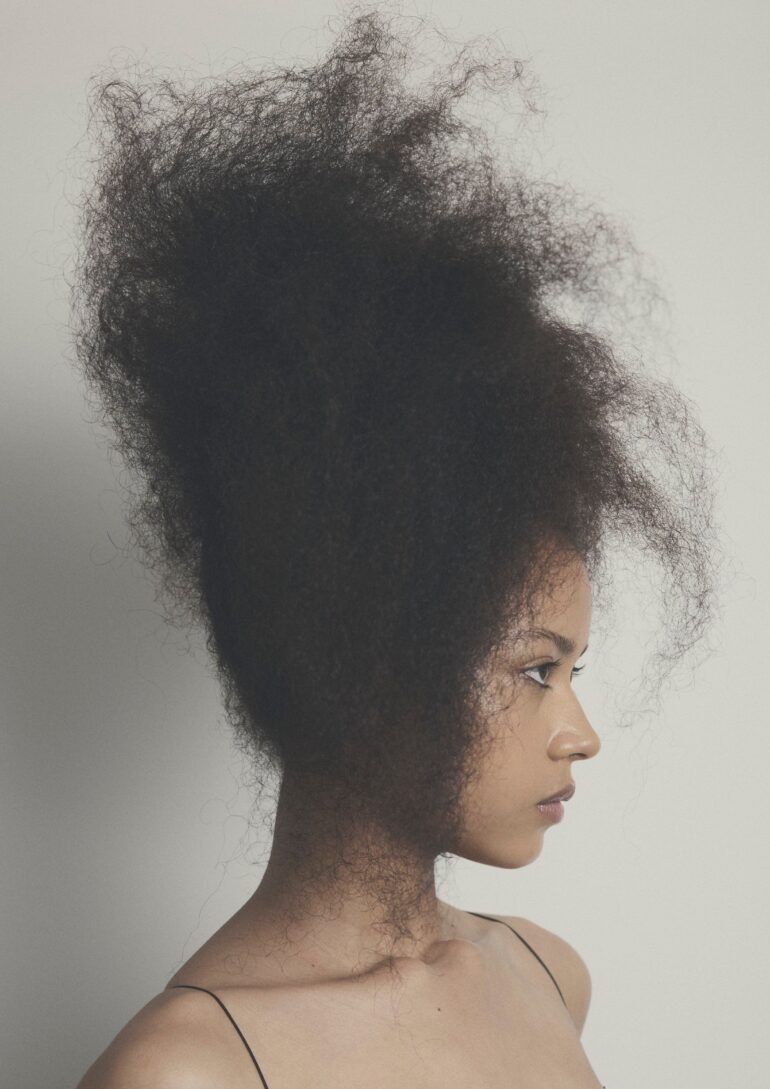 Laura Tibasosa book photo