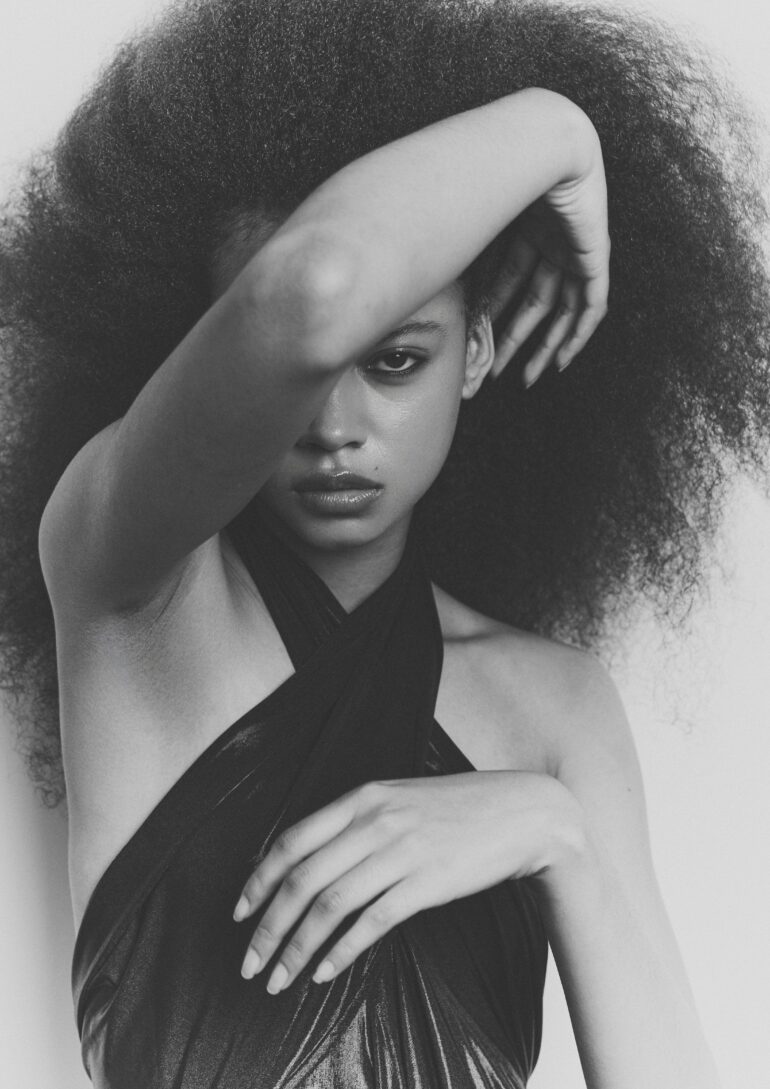 Laura Tibasosa book photo