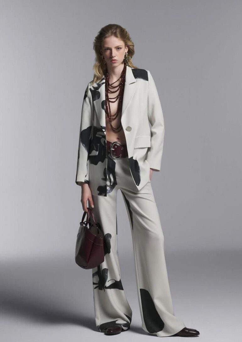 Xara Giulia book photo