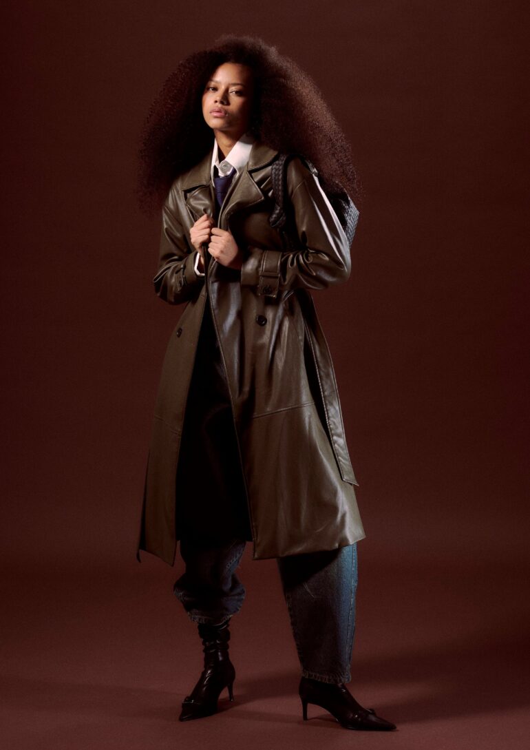 Laura Tibasosa book photo