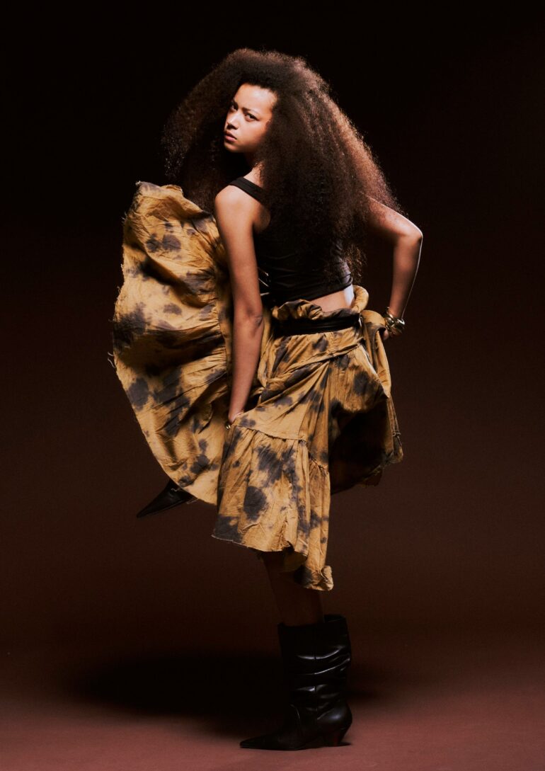 Laura Tibasosa book photo