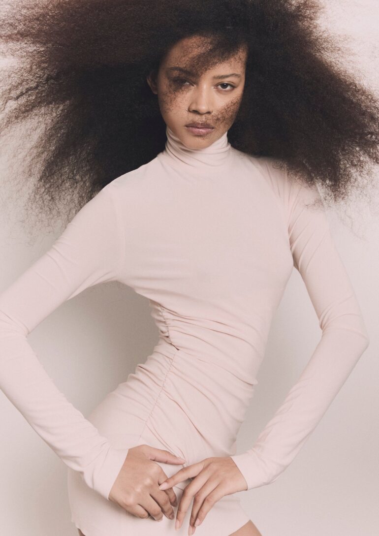 Laura Tibasosa book photo