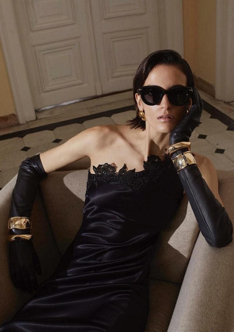 Nat Kostopoulou book photo