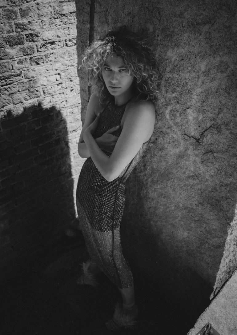 Eline V book photo