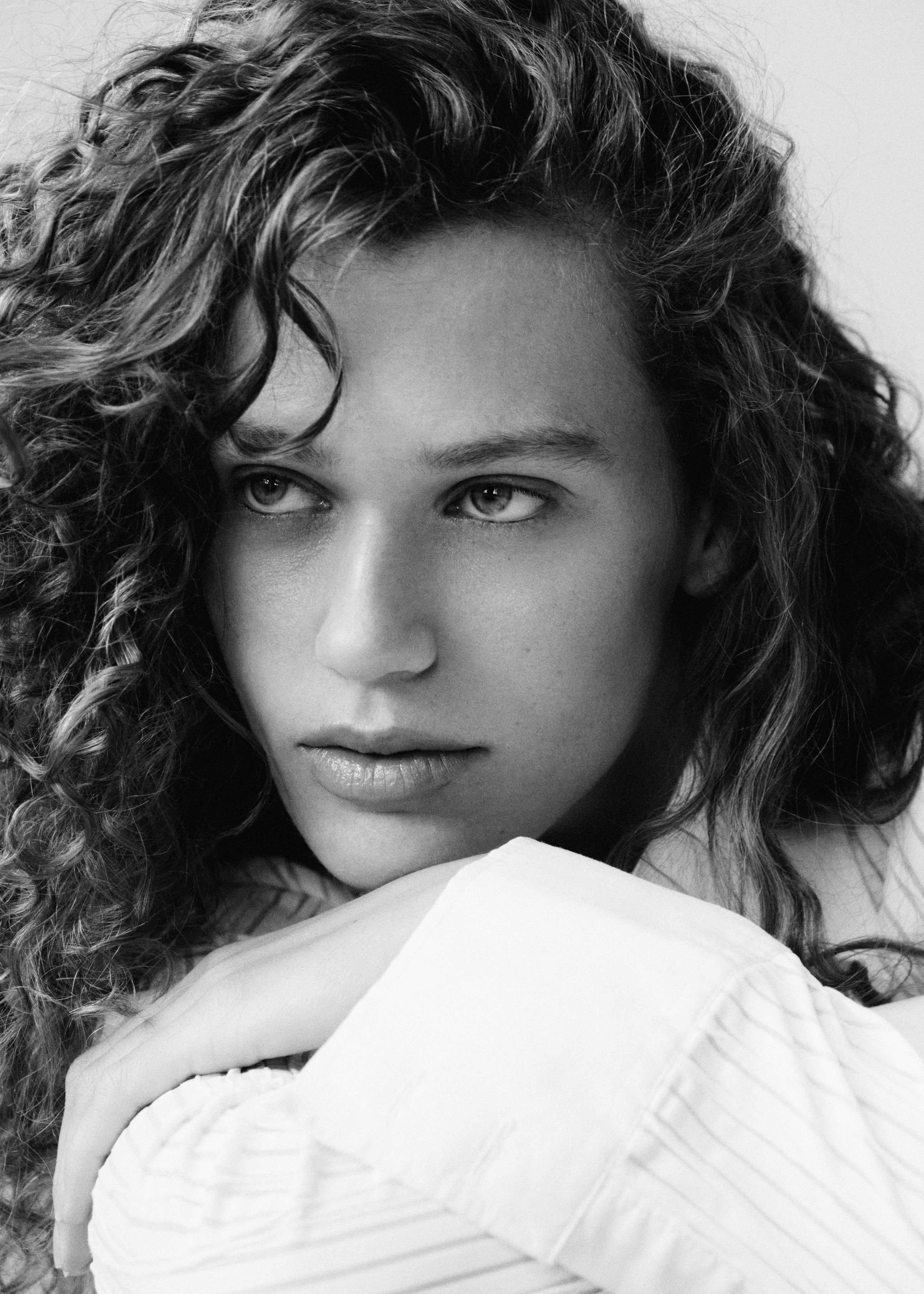Eline V profile