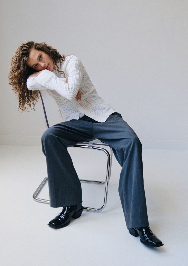 Eline V book photo