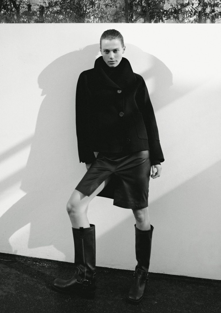 Eline V book photo