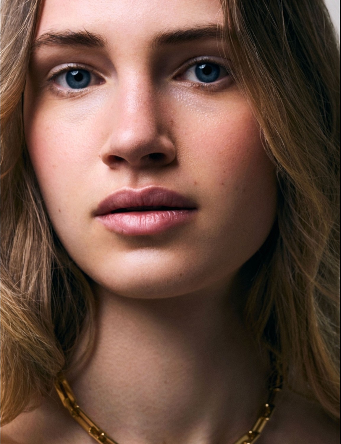 Poppy Jet Oliver profile