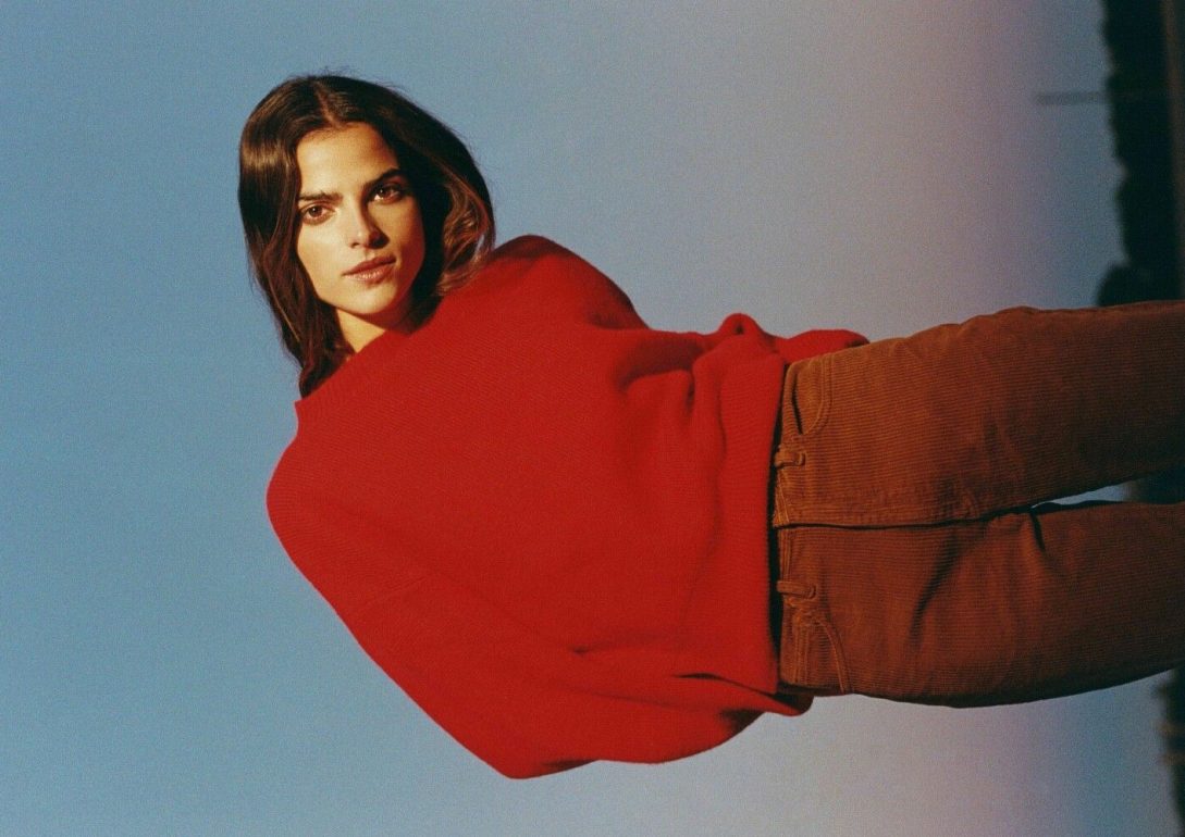 Victoria De Carlos book photo