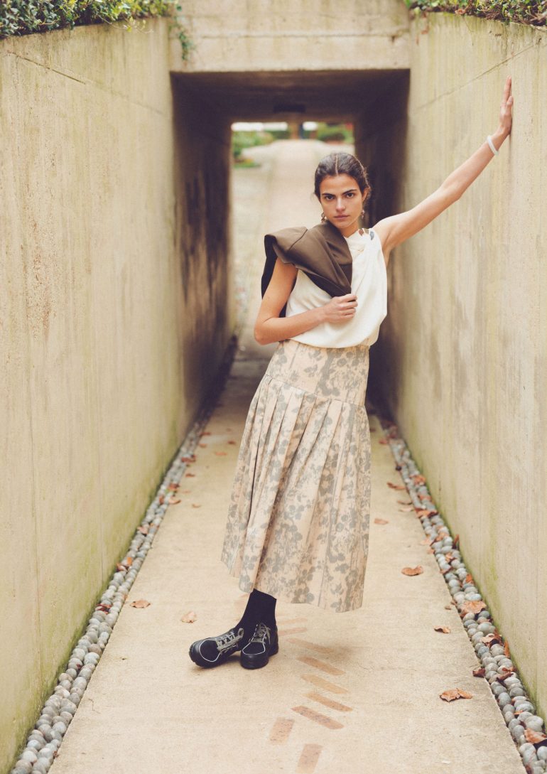 Victoria De Carlos book photo