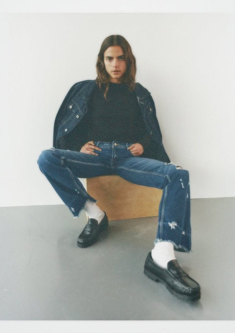 Victoria De Carlos book photo
