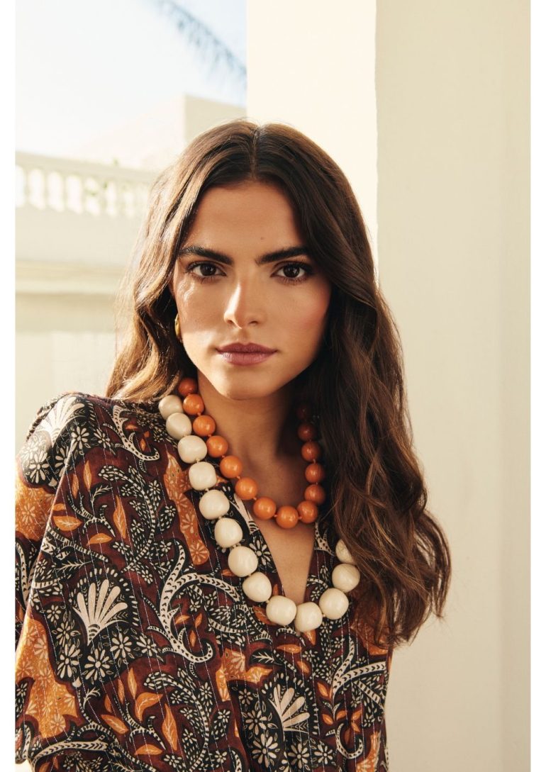 Victoria De Carlos book photo