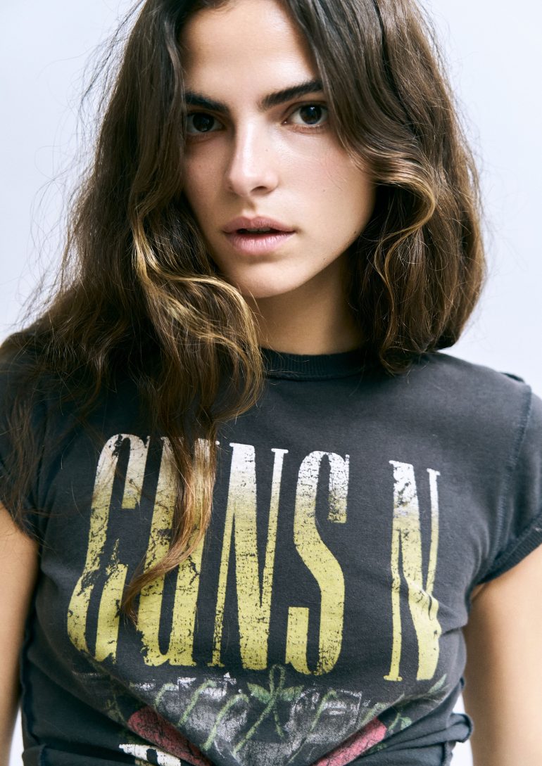 Victoria De Carlos book photo