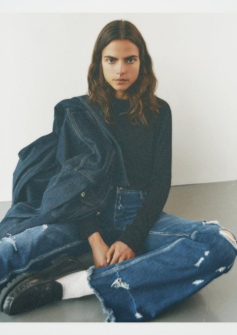 Victoria De Carlos book photo