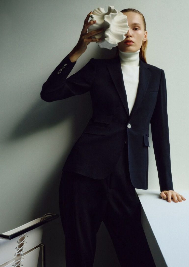 Zuzanna Staniaszek book photo