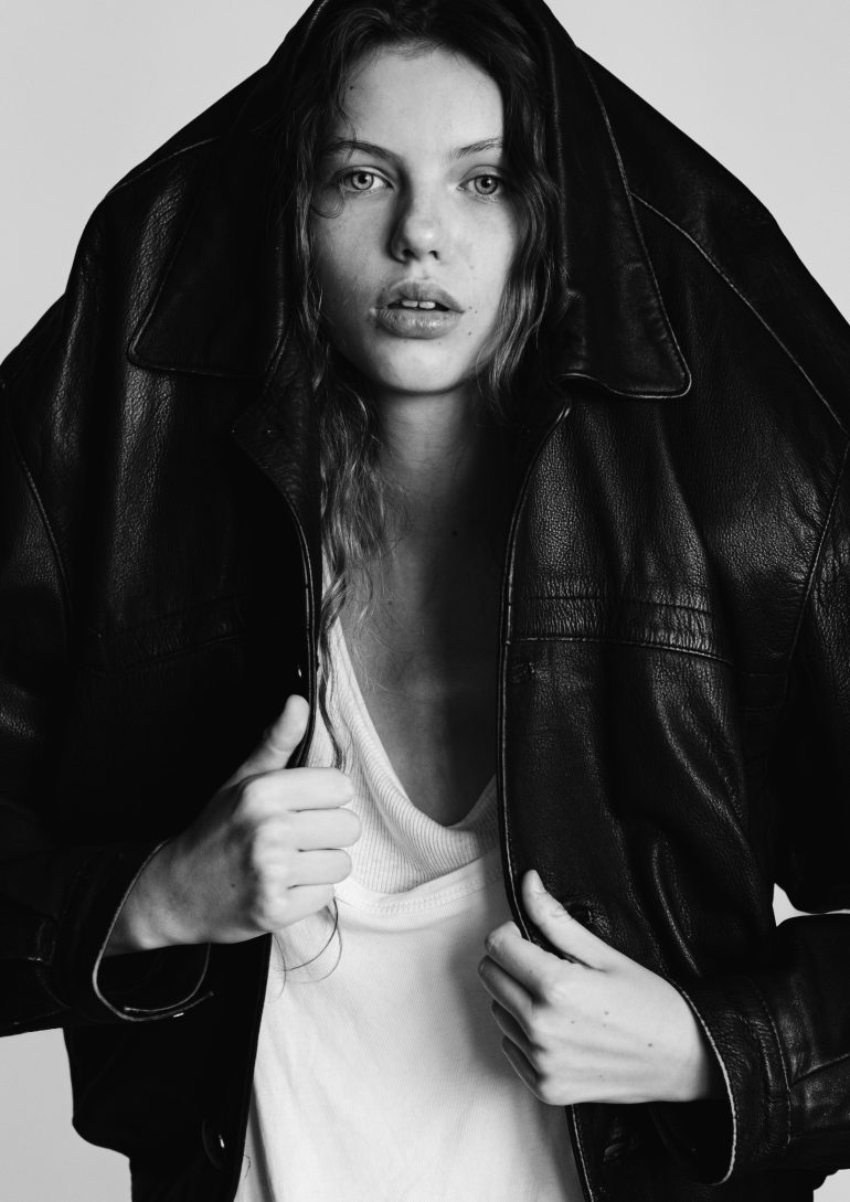 Tasya Sukhih book photo