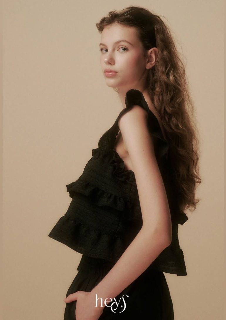 Tasya Sukhih book photo
