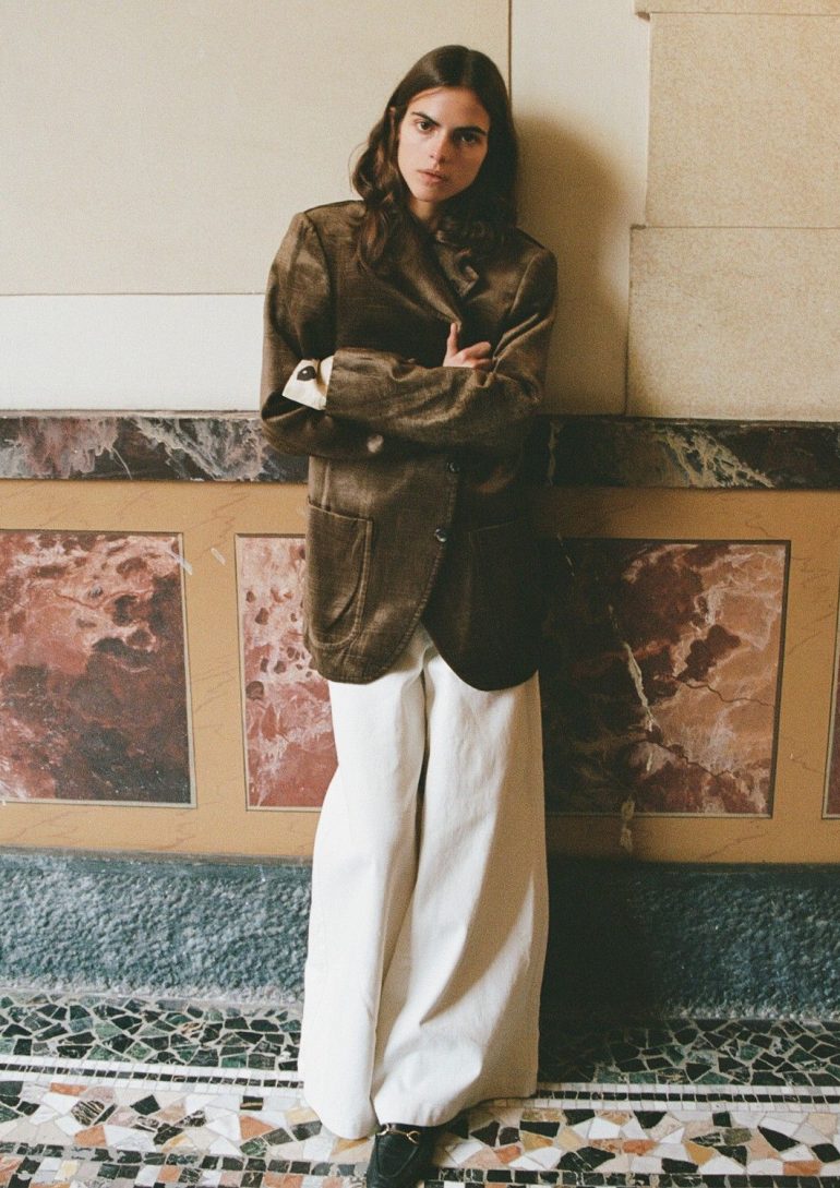 Victoria De Carlos book photo