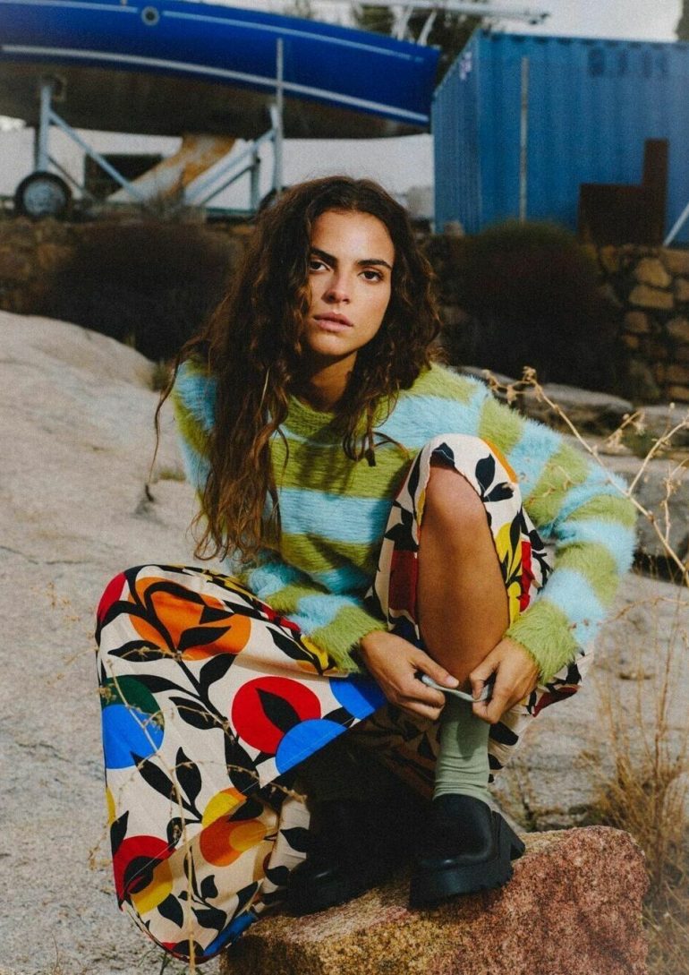 Victoria De Carlos book photo
