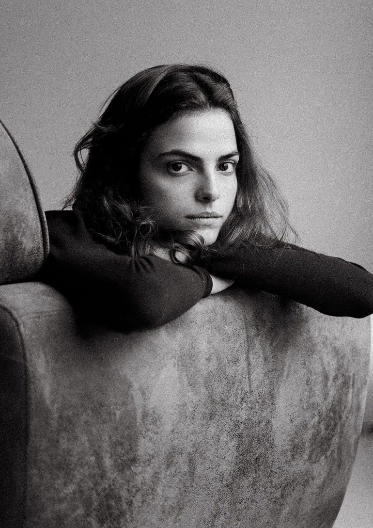 Victoria De Carlos book photo