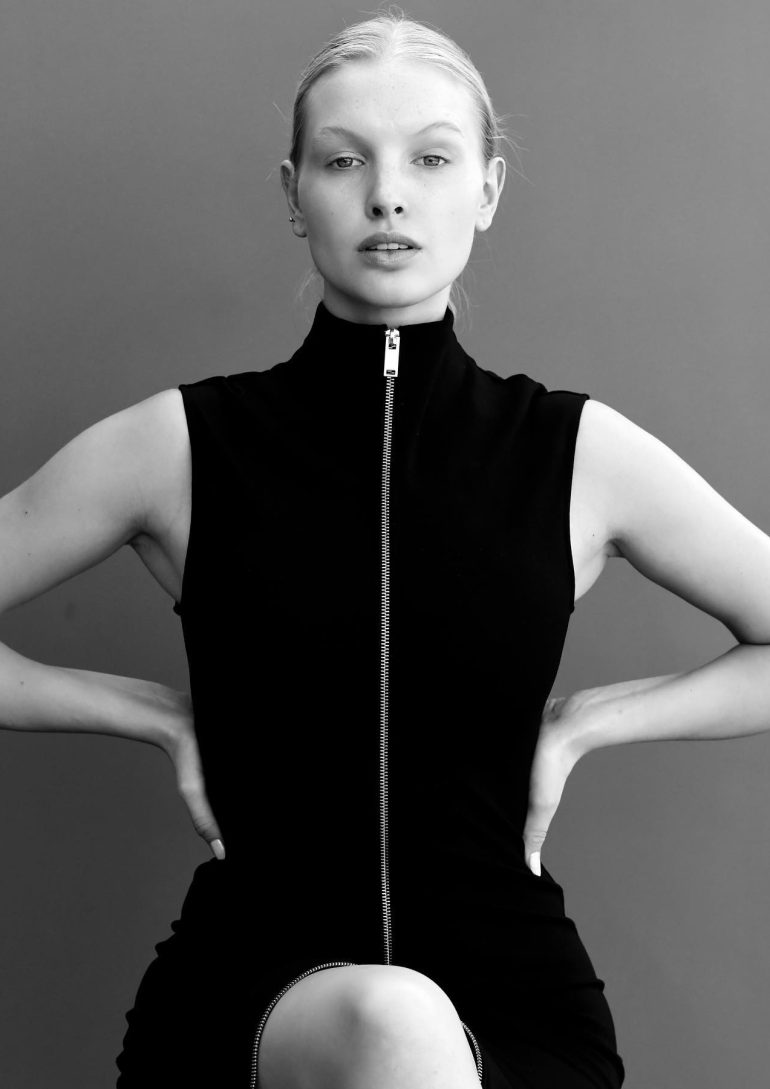 Alison Noa book photo